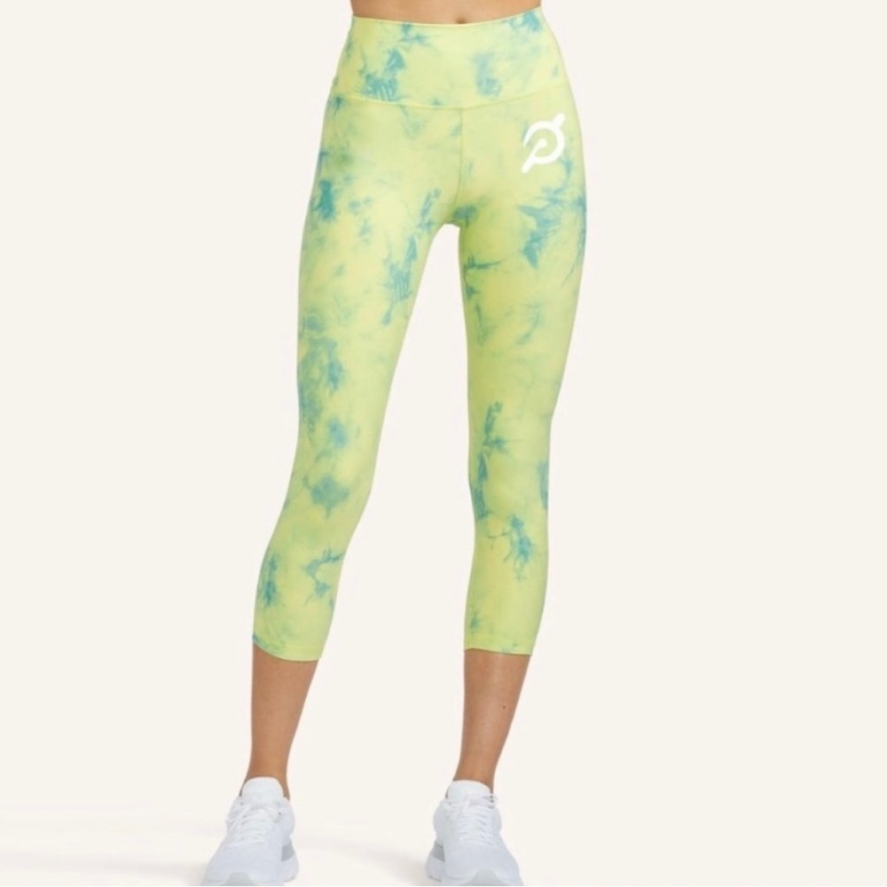 Like new! Peloton cadet capri leggings, size medium